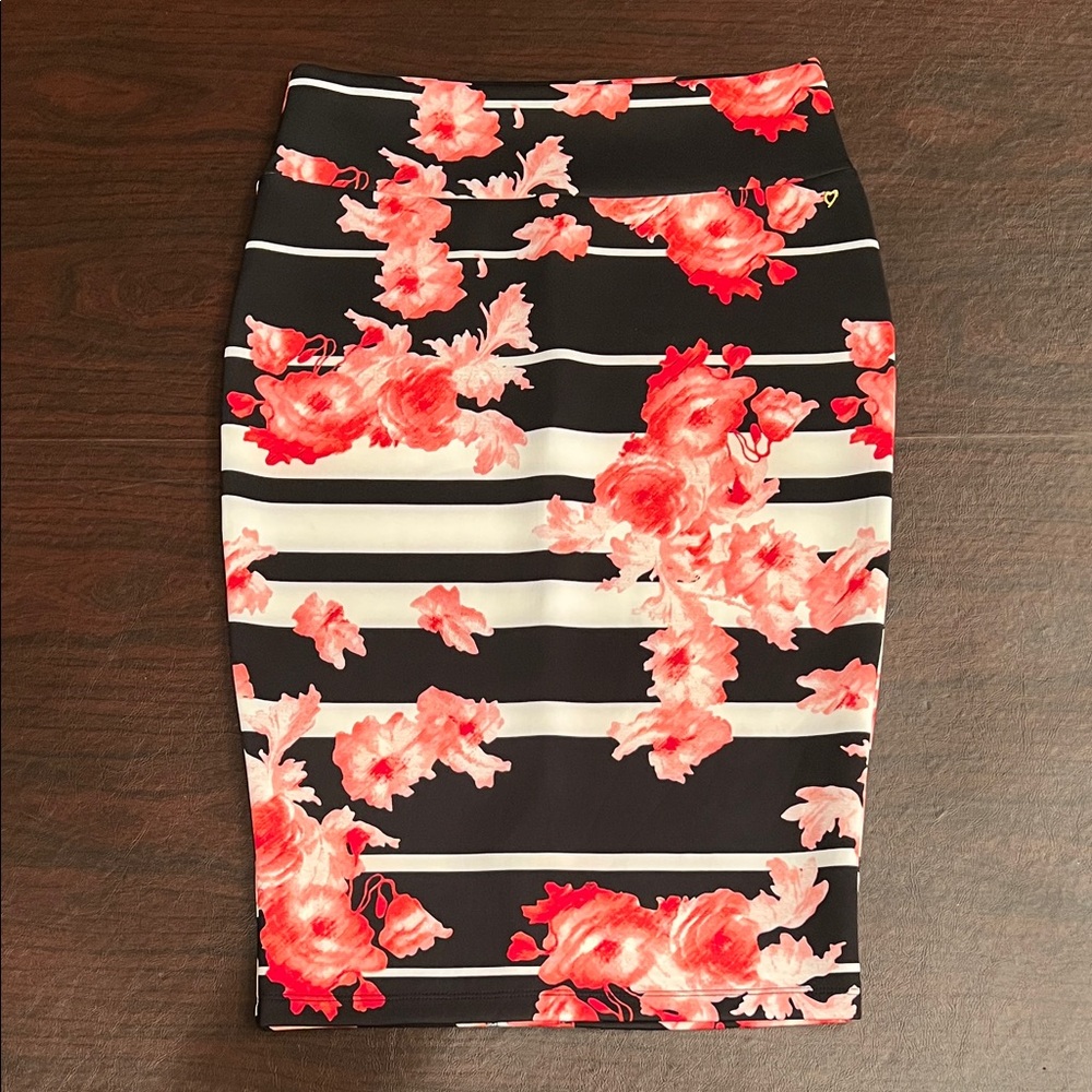 Thalia Sodi Floral Black and White Floral Pencil Skirt